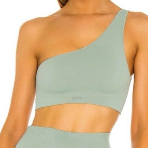 SET ACTIVE Tops - NWOT SET ACTIVE LUX Form one shoulder athletic bra